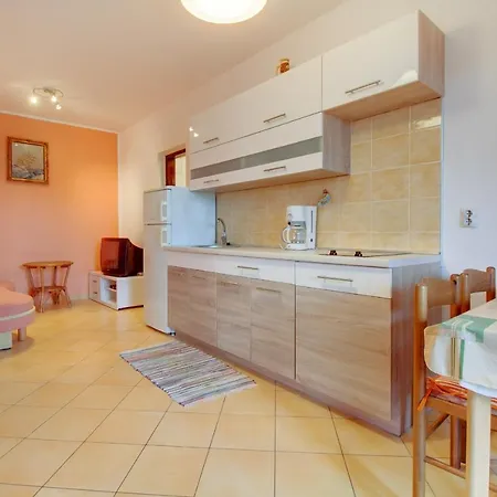 7879d Apartment *