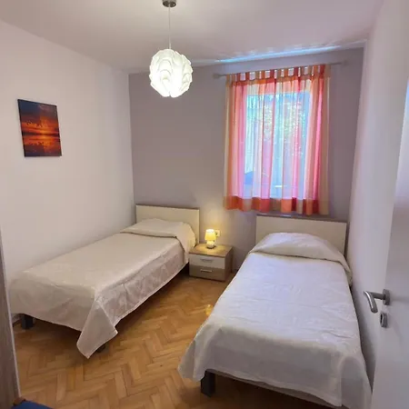 7879d Apartament *